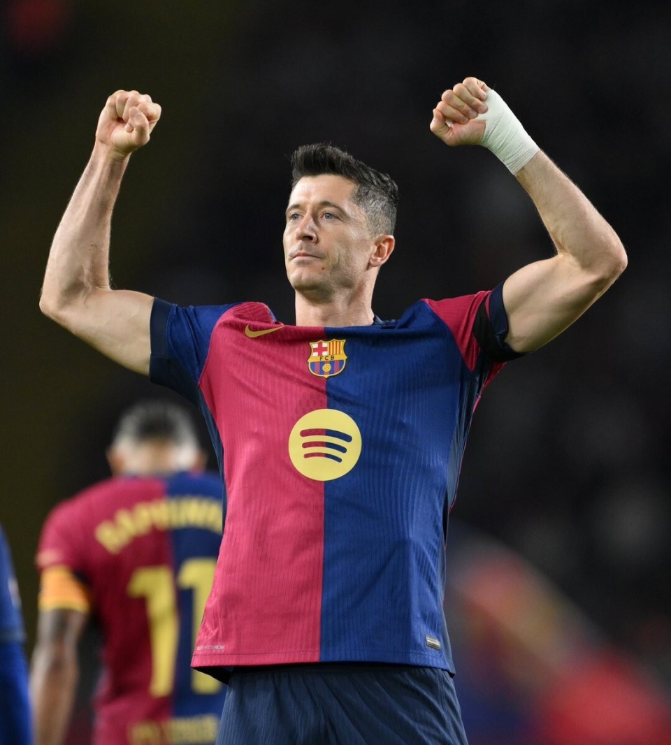 中后卫极限拦截救球队一命